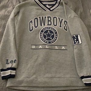 medium sized cowboys grey sweatshirt